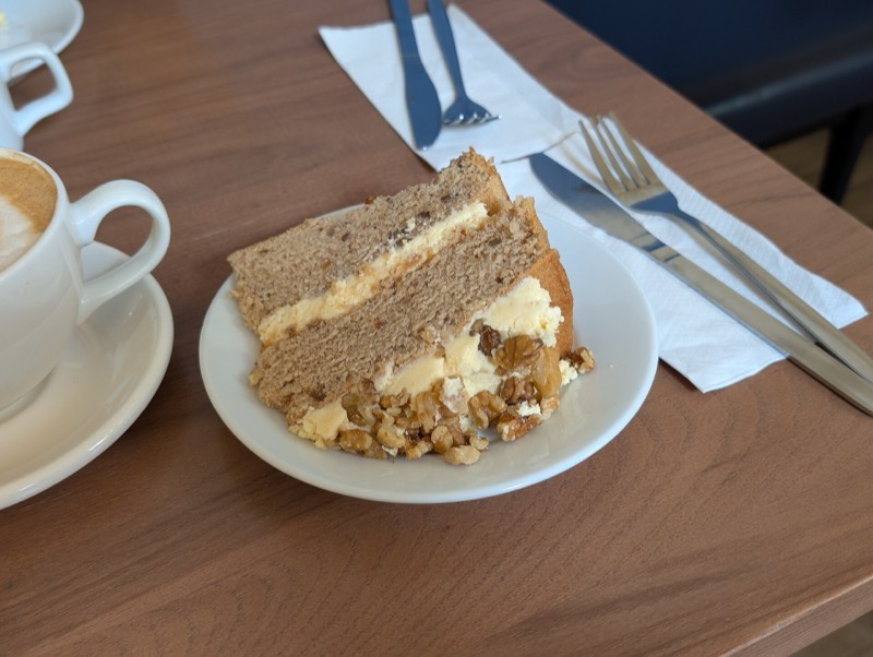 Stück Kuchen auf einem Teller